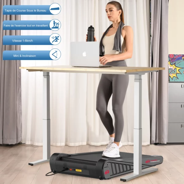 Optimisez votre espace de travail avec le tapis de course HomeFitnessCode conçu pour être utilisé sous un bureau. Idéal pour rester actif en travaillant, avec une vitesse ajustable de 1 à 6 km/h et une inclinaison légère pour une meilleure performance.